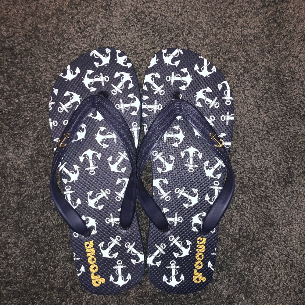 Groove Flip-Flop